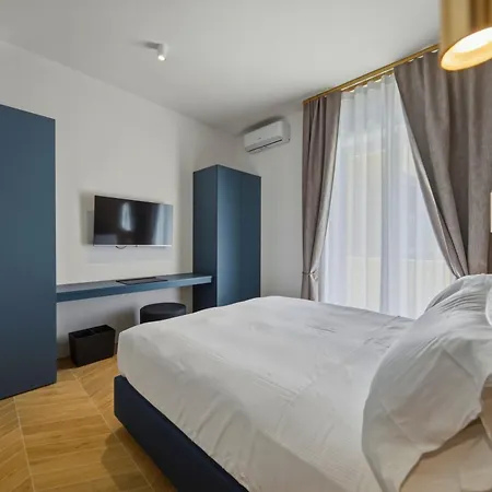Appartement Alpha Domus 6 *