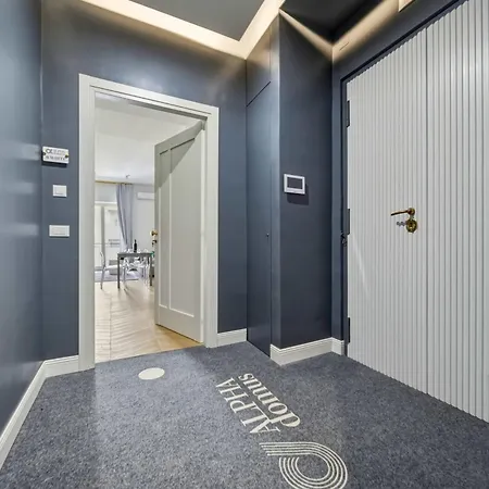 Appartement Alpha Domus 6 *